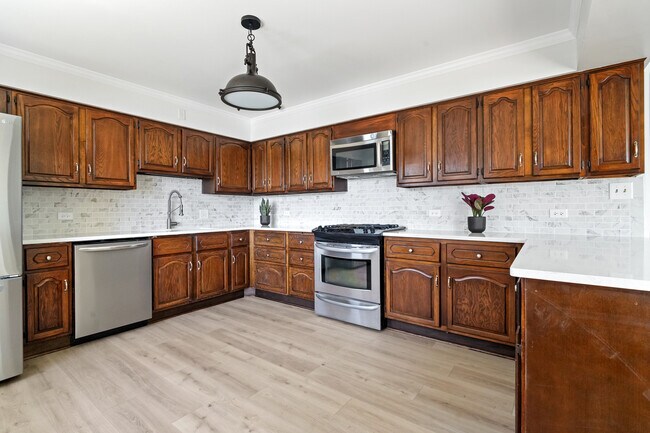 Foto del edificio - 2720 N Bayview Ln