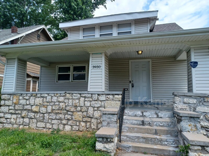 Primary Photo - 3930 St John Ave