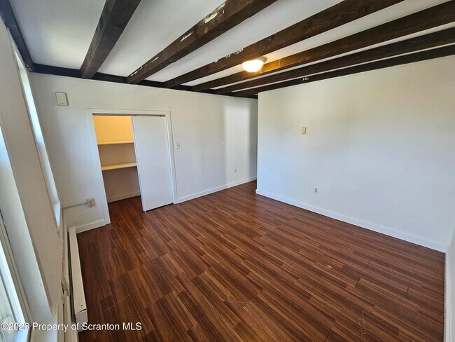 Foto del edificio - 1411 Monsey Ave
