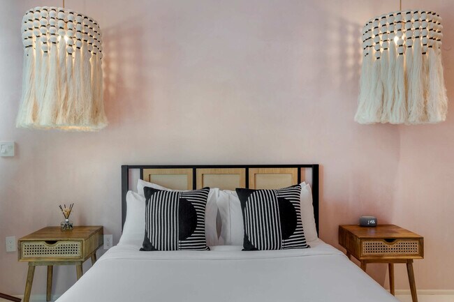 Foto del edificio - 670 NE 67th St