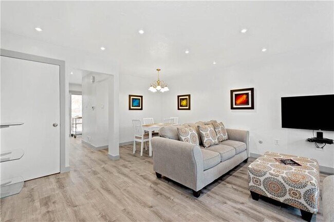 Foto del edificio - 236 S Grandview Ave