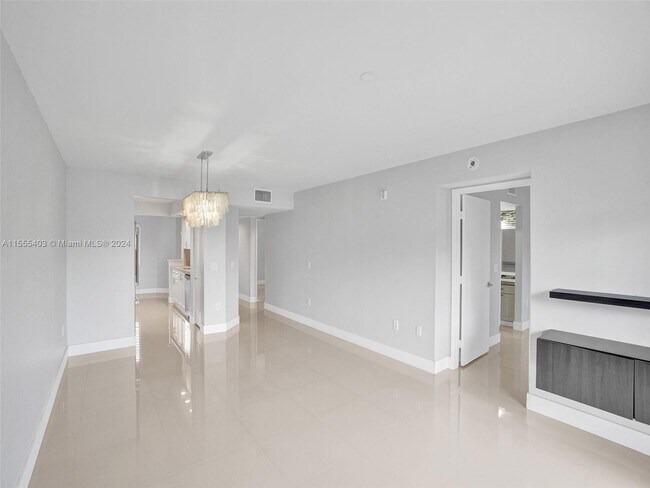 Foto del edificio - 1651 SW 127th Ave