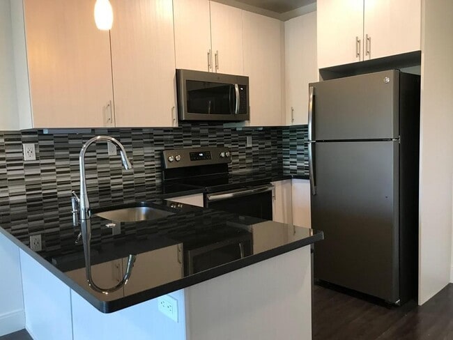 Building Photo - 31 S Main St