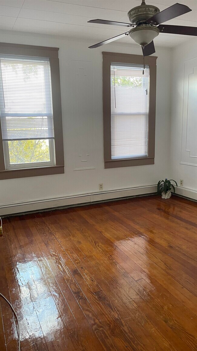 Foto del edificio - 135 W 24TH St