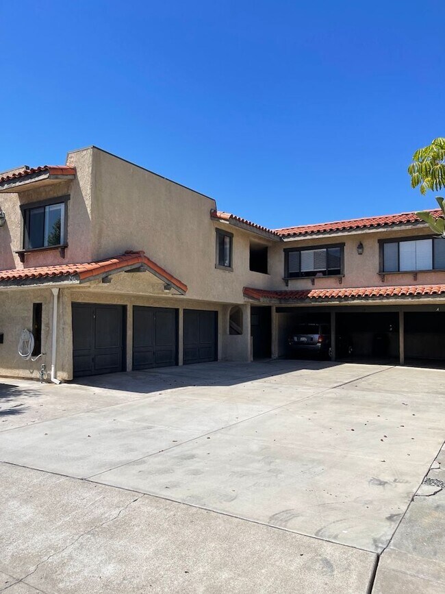 Building Photo - 250 Avenida Montalvo