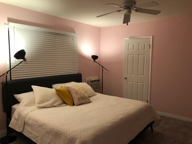 Foto del edificio - 1318 N Crescent Heights Blvd