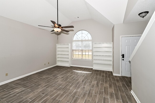 Foto del edificio - 8672 Overcup Oaks Dr