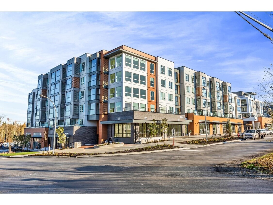 Primary Photo - 19885-19876 76 Ave