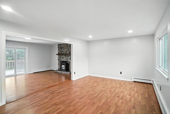 Building Photo - 3 Gumwood Dr