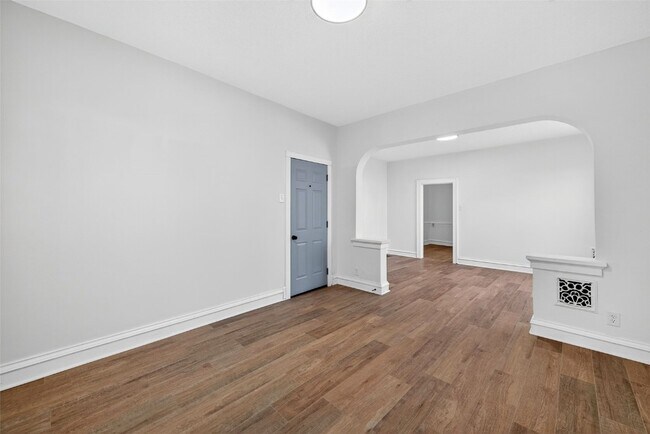 Building Photo - 5803 S Kings Highway Blvd