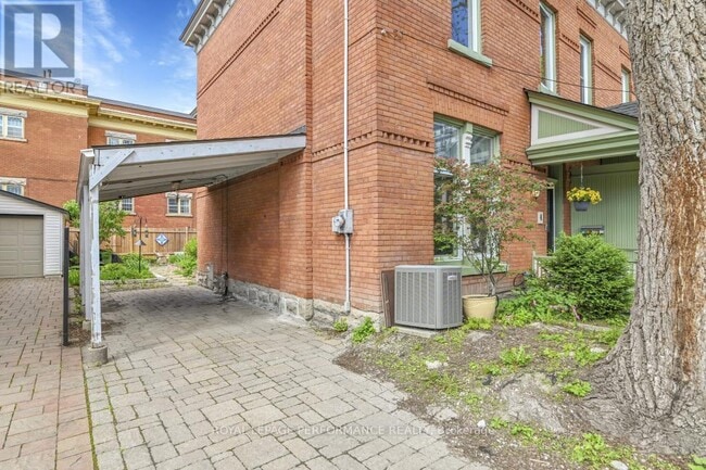 Building Photo - 4 Hartington Pl