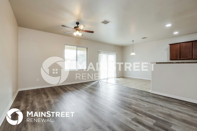 Building Photo - 8285 W Kittiwake Ln