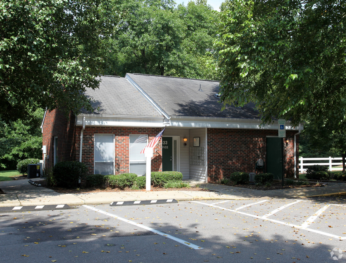 Building Photo - Walnut Grove Apartments