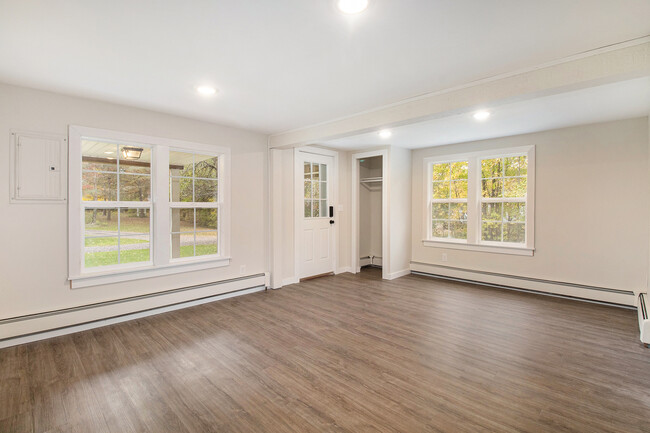 Building Photo - 11425 Hibner Rd