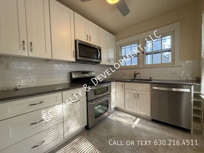 Foto del edificio - 2415 Hastings Ave