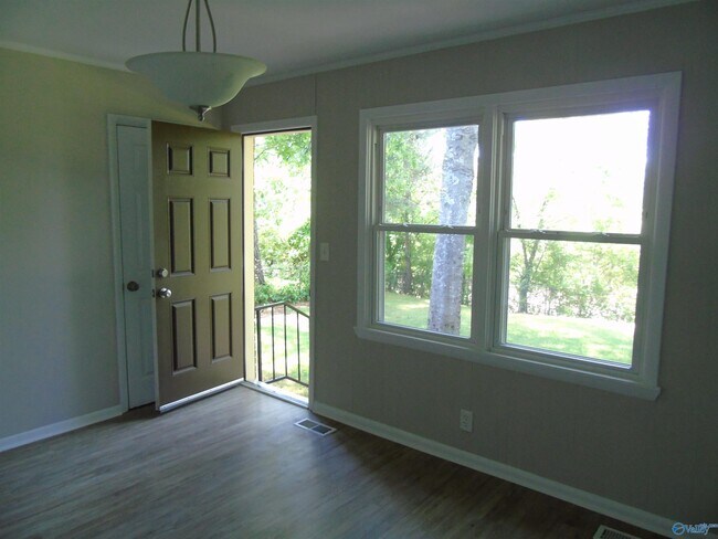 Foto del edificio - 4800 Lumary Dr NW
