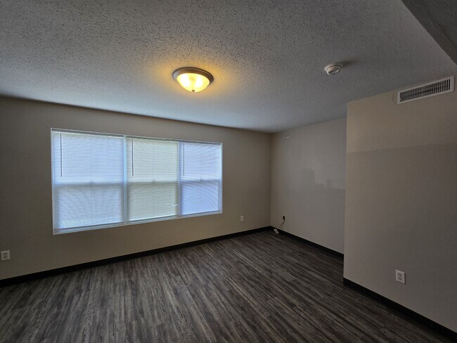 Foto del edificio - 60 Miller Ave SW