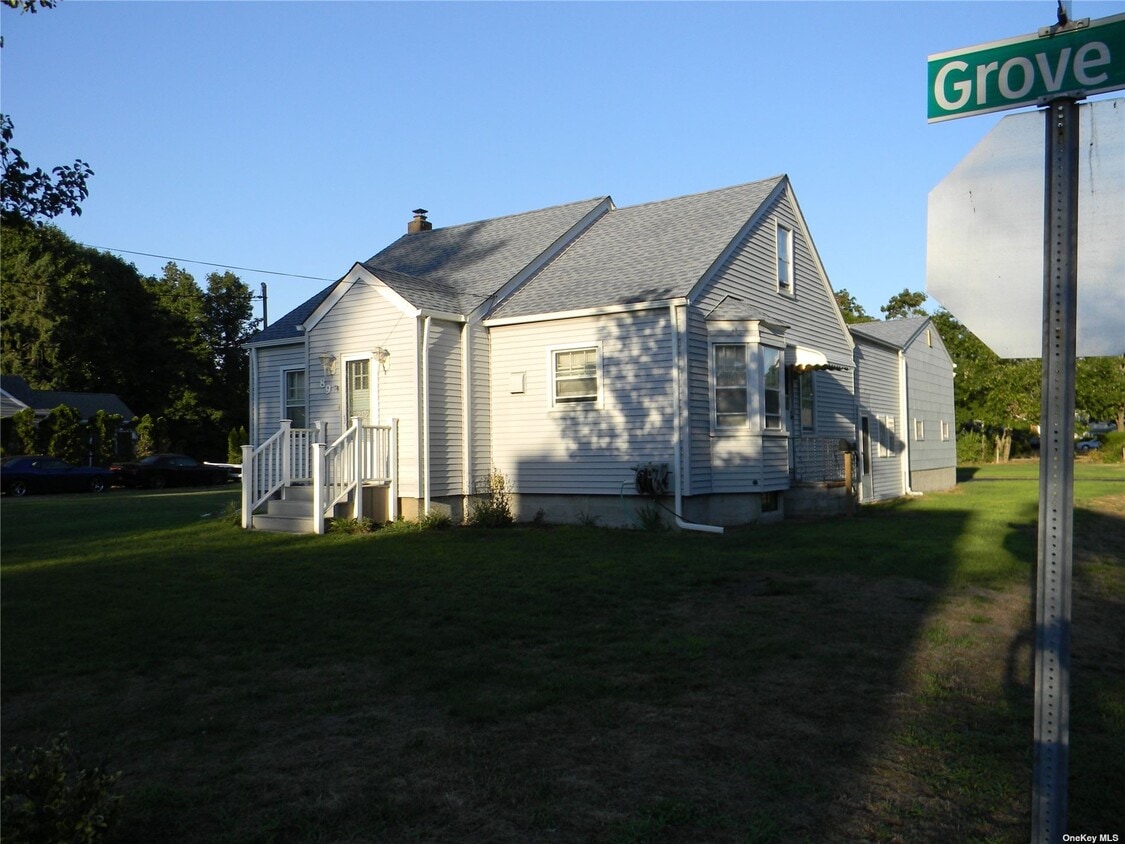 Primary Photo - 89 Grove Ave