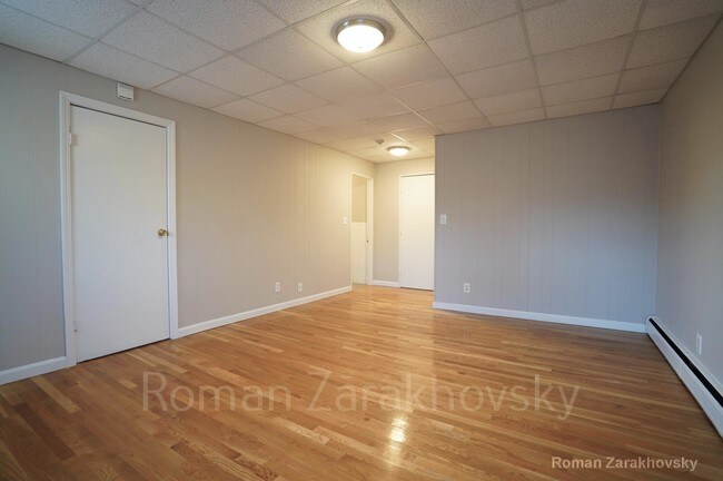 Building Photo - 1053 Beacon St