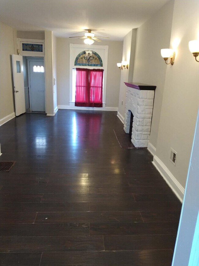 Foto del edificio - 1210 N Montford Ave
