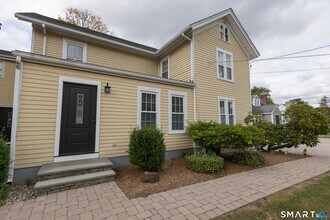 Building Photo - 387 Buckland St