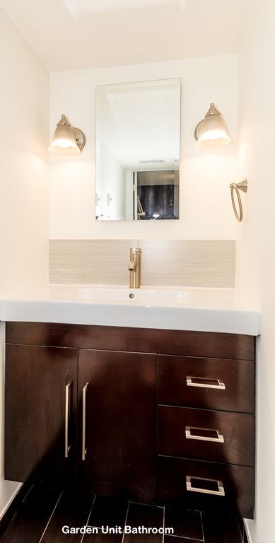 bathroom vanity - 5052 N Wolcott Ave