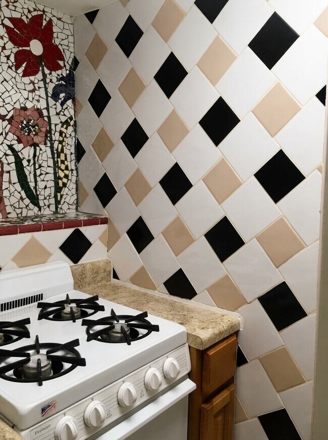 Foto del edificio - 427 E 3rd St