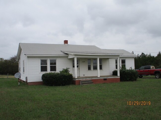 Building Photo - 2225 Concord Farms Road, Concord, NC, USA