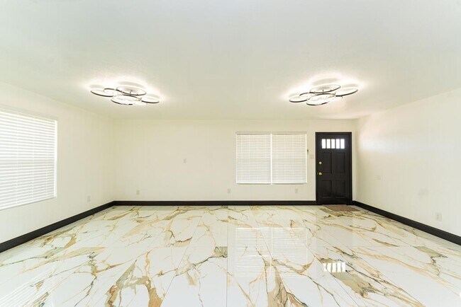 Foto del edificio - 4209 Redbud Ave