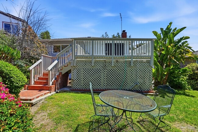 Building Photo - 1733 Benedict Dr