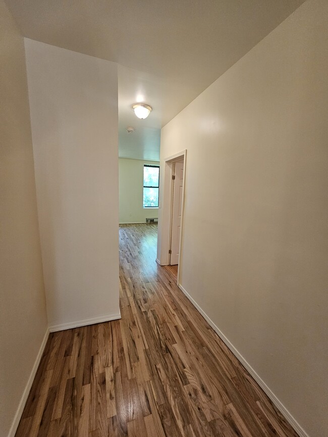 Building Photo - 34 Oakland Pl