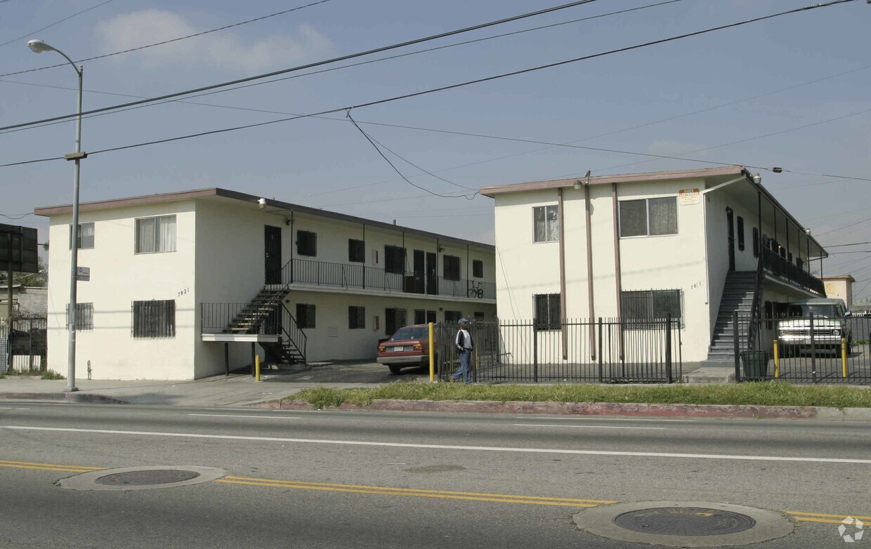 Foto del edificio - 7817-7821 S Figueroa St