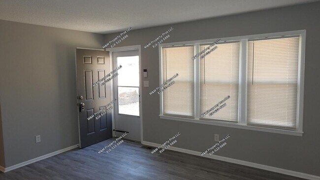 Foto del edificio - 1625 Holt Ln