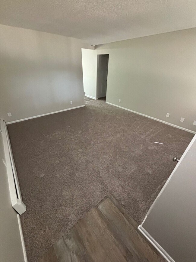 Building Photo - 1231-1237 60th Street SE