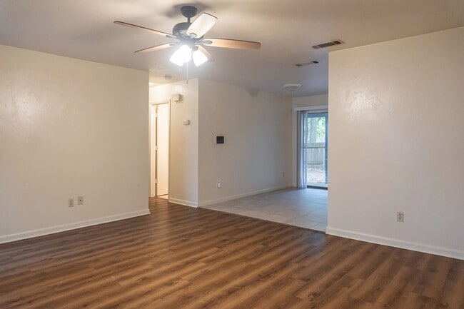 Photo - 1550 Live Oak Dr Apartment