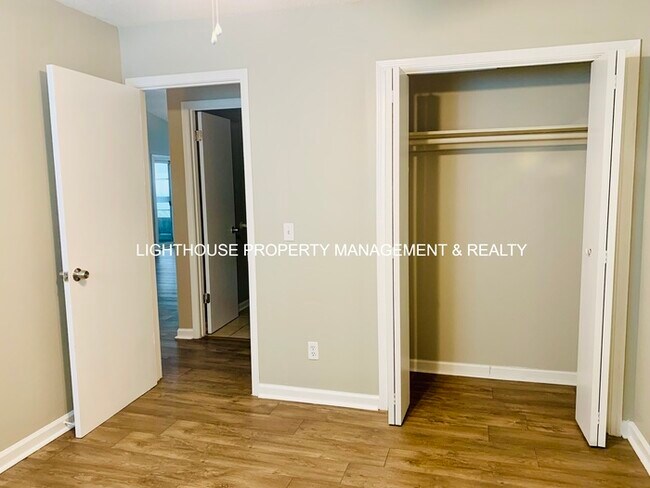 Foto del edificio - 2 Bed/2 Bath Single Story Townhome with At...