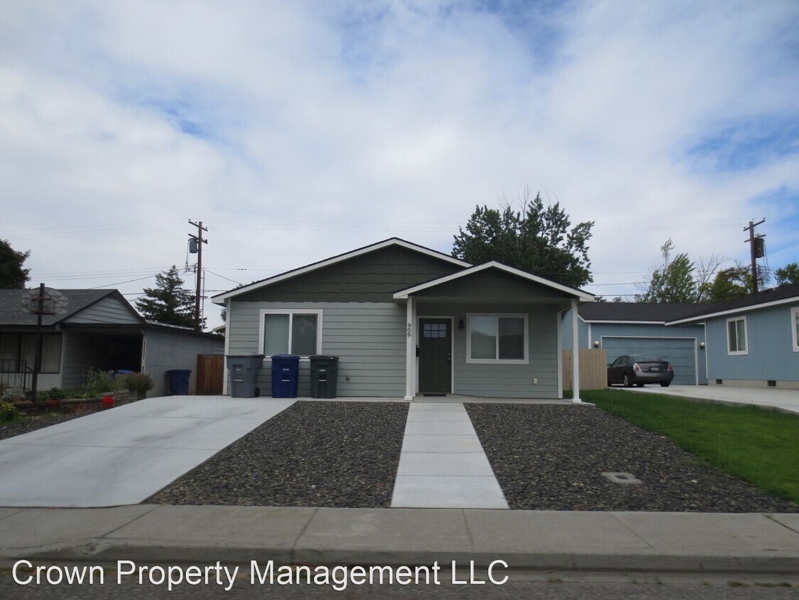 Foto principal - 3 br, 2 bath House - 909 Sanford Ave.