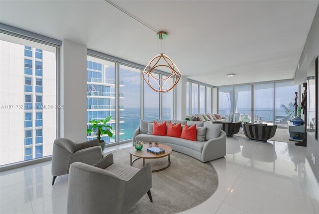 Foto del edificio - 16901 Collins Ave