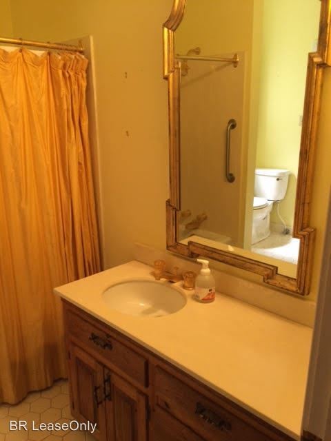 Foto del edificio - 5 br, 3.5 bath House - 7656 Rienzi Blvd