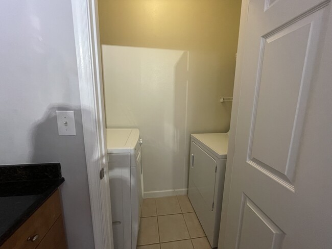 Building Photo - 12124 Garden Ridge Ln