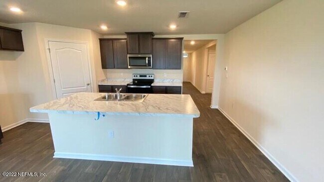 Foto del edificio - 3541 Lawton Pl
