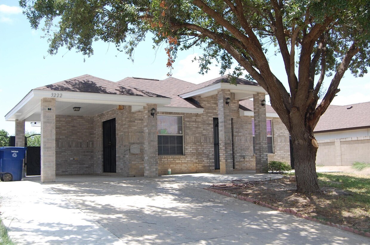 Primary Photo - 3222 Monclova Dr