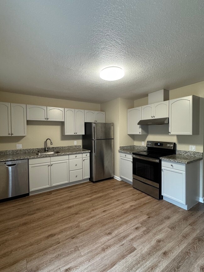 Foto del edificio - 366 Rose Ave