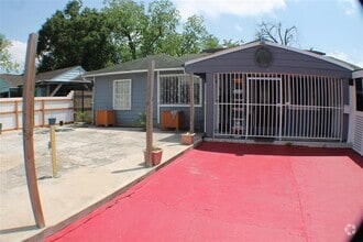 Building Photo - 7014 Fairway Dr