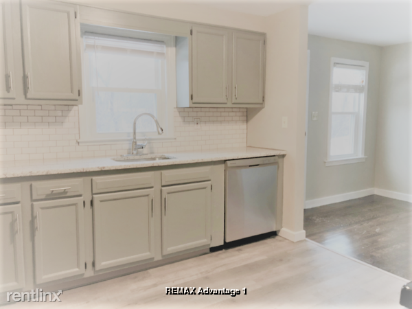Building Photo - 2 br, 1 bath Townhome - 91 Brooks St