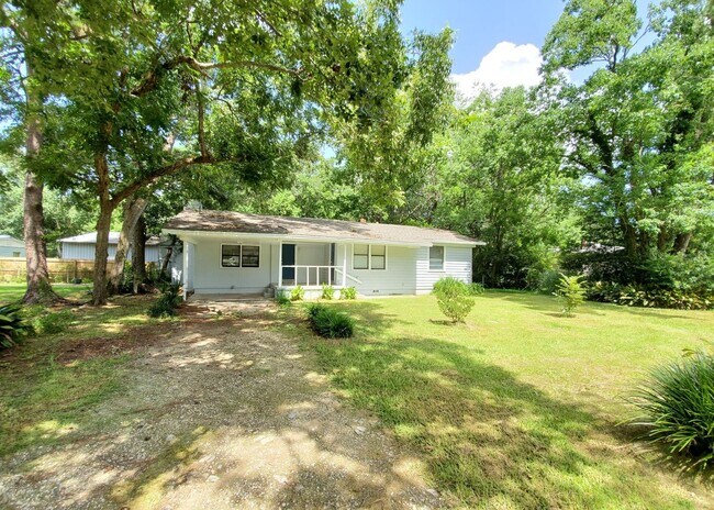Foto del edificio - 1002 N 50th Ave Pensacola. Waived Applicat...