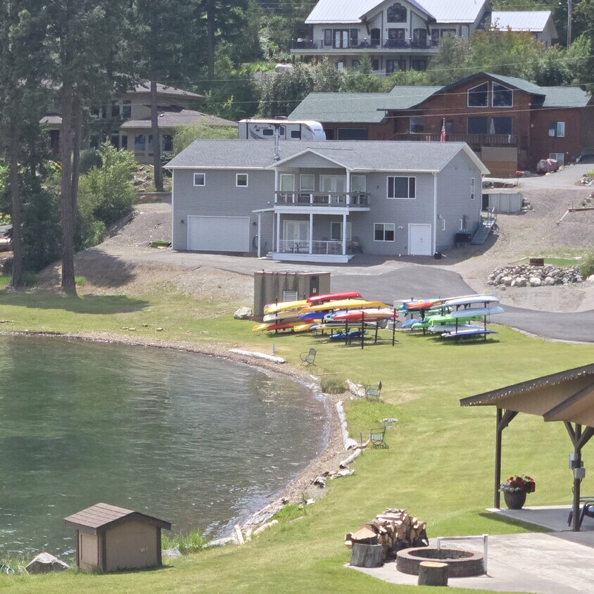Foto principal - Flathead Lake- 2 bed, 1 bath, 2 car garage