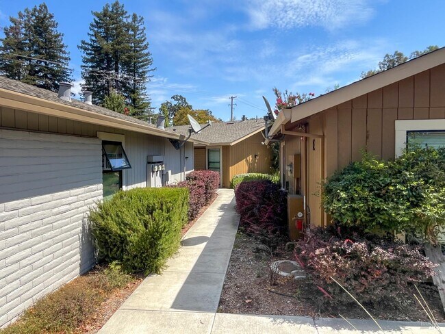 Building Photo - 2750 Coffey Ln