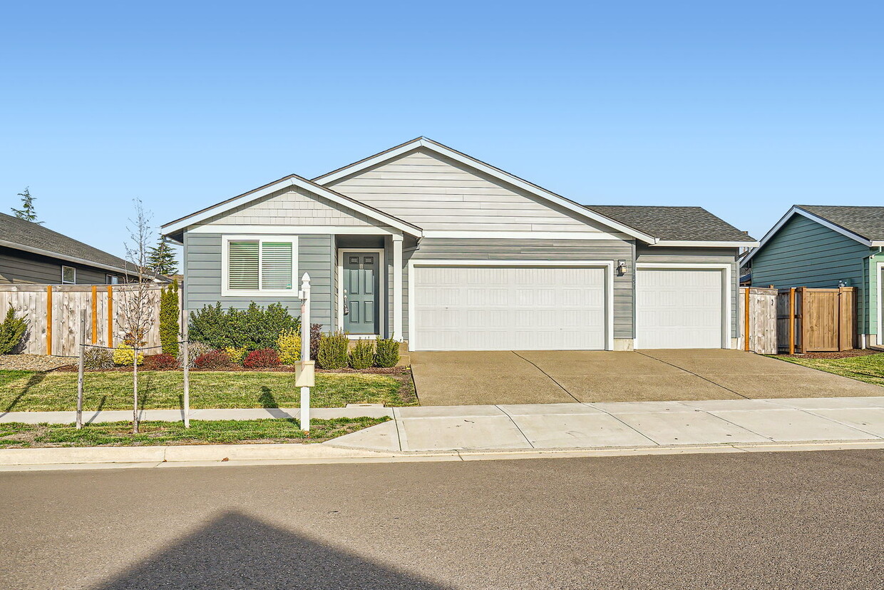 Primary Photo - 1851 Smith Dr