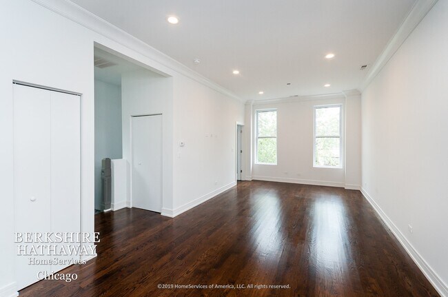 Foto del edificio - 2026 N Sheffield Ave